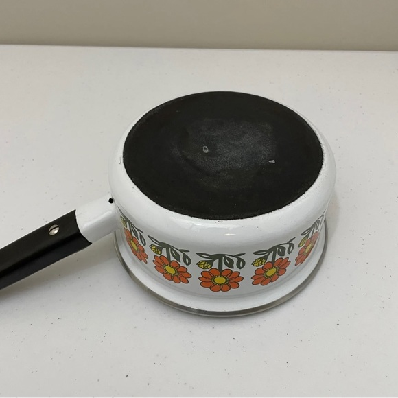 Vintage 1970s Retro Cookware Orange/Yellow Flowers Enamelware Pot Sauce Pan - Picture 8 of 10